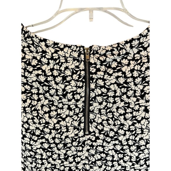 Melloday Top Women's Size S Black Floral Blouse w Pleated Short Sleeve - Picture 4 of 7